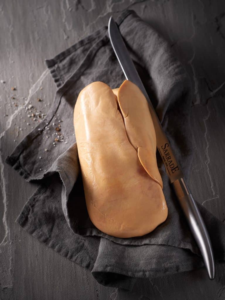 Foie-gras-cru-couteau-sarrade