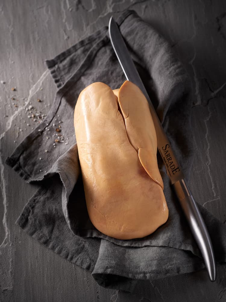 Foie-gras-cru-couteau-sarrade
